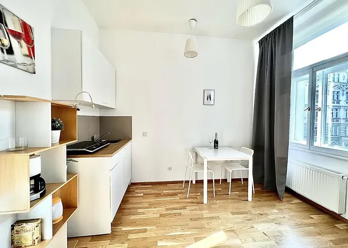 Maison 招待所 4*